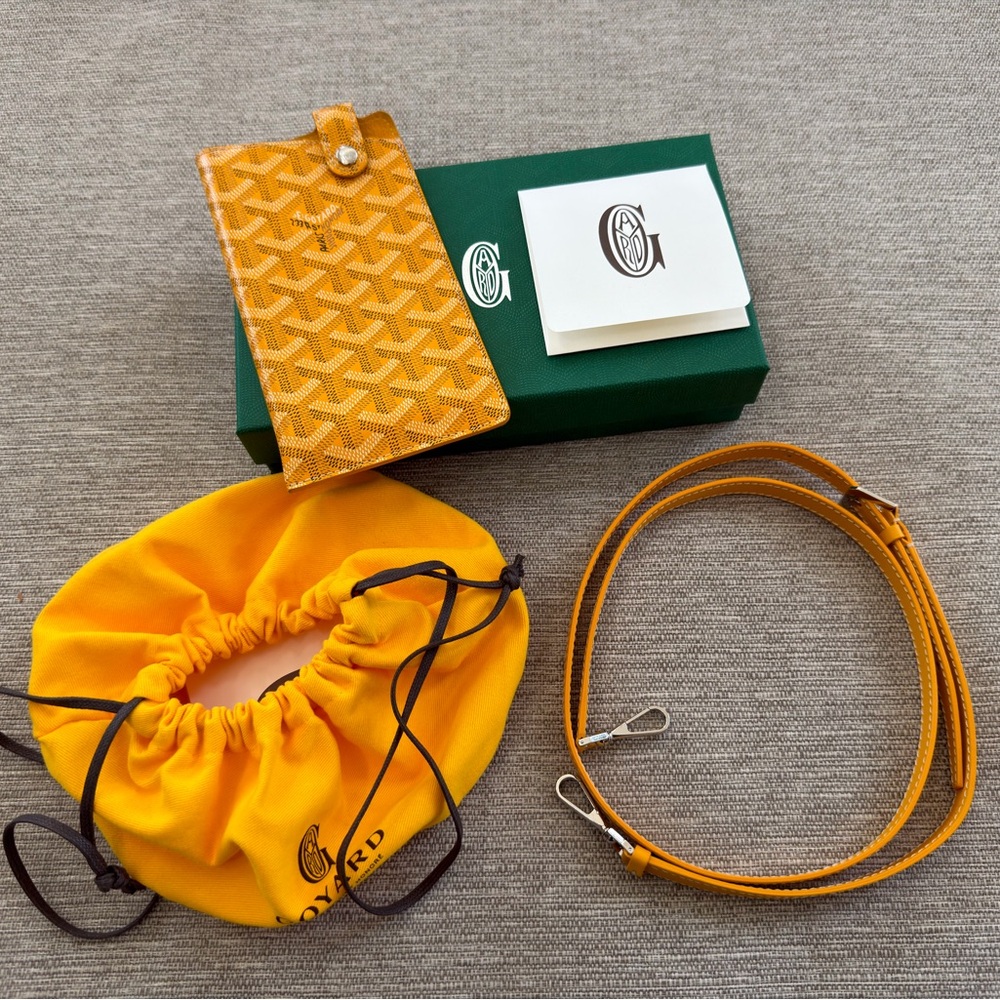 Authentic Goyard Montmartre Case GM Bandouliere Strap Yellow MONINIGMLTY08CL08P